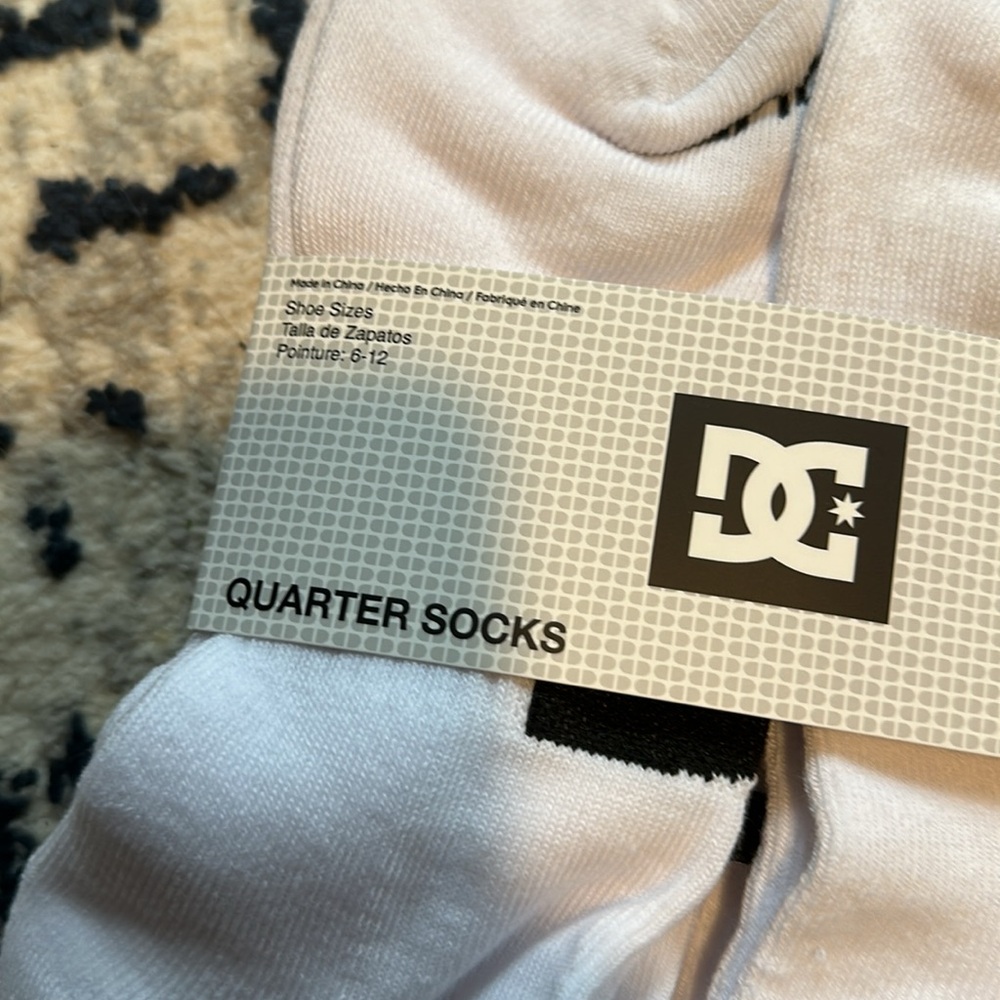 DC Quarter Socks - Picture 2 of 2